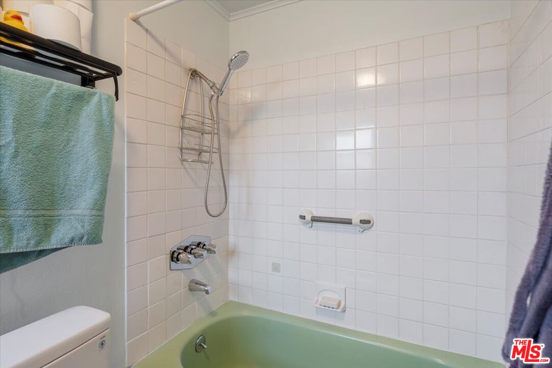 17816 Lull Street Reseda, CA 91335 - Photo 10 of 14