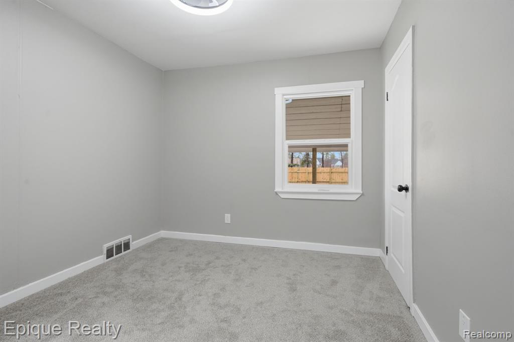 9991 Robson Street Detroit, MI 48227 - Photo 14 of 30
