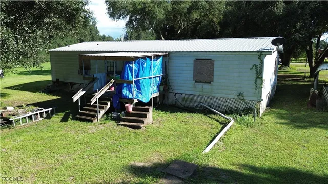 an outdoor space with garden