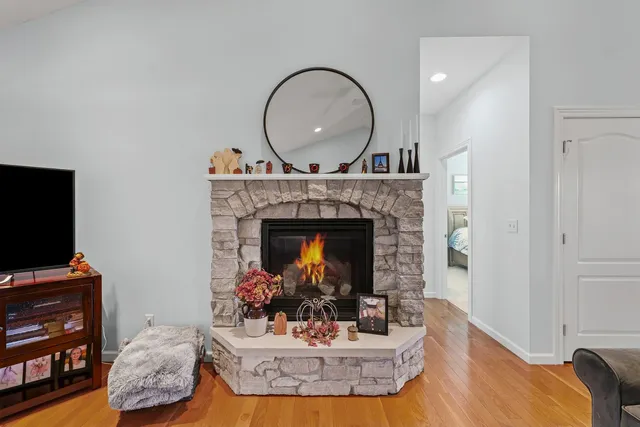 $425,000 | 512 Prairie Ln Drive, Monticello, IL 61856