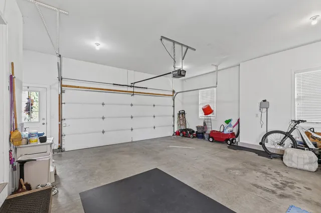 $425,000 | 512 Prairie Ln Drive, Monticello, IL 61856