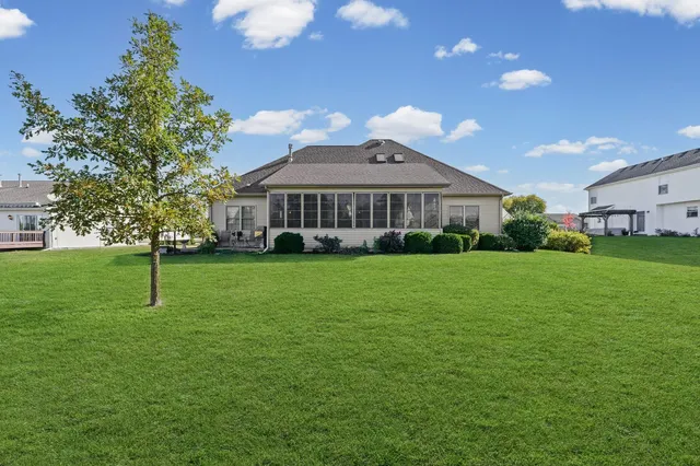 $425,000 | 512 Prairie Ln Drive, Monticello, IL 61856