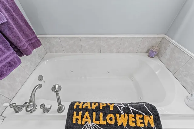 $425,000 | 512 Prairie Ln Drive, Monticello, IL 61856