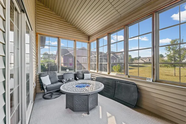 $425,000 | 512 Prairie Ln Drive, Monticello, IL 61856