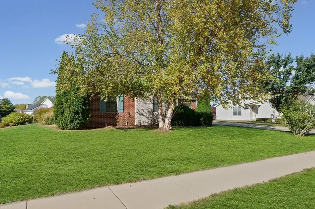$425,000 | 512 Prairie Ln Drive, Monticello, IL 61856
