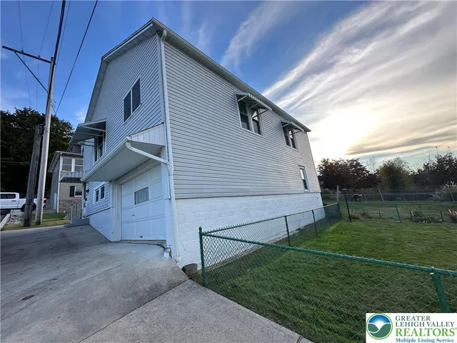 $1,350 | 124 Hazard Street, Nesquehoning, PA 18240