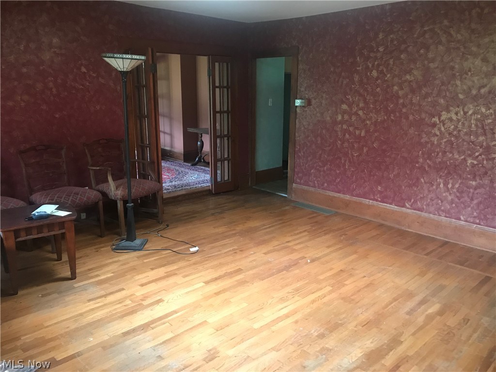 4585 Liberty Road Cleveland, OH 44121 - Photo 2 of 9