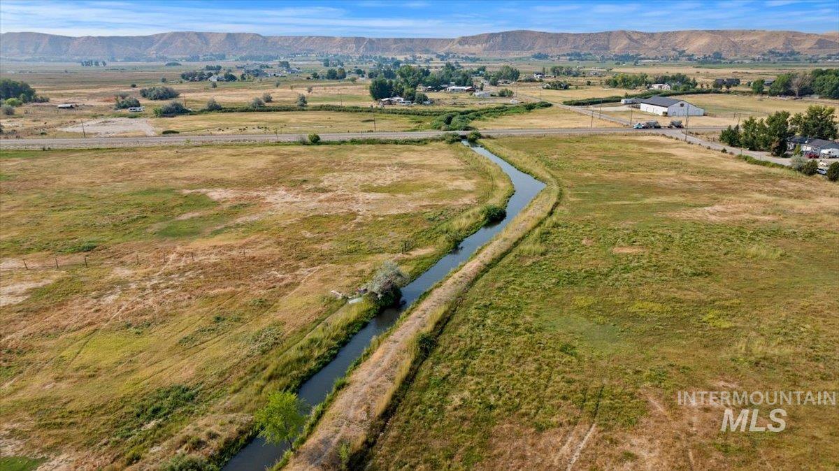 1627 Union Road Emmett, ID 83617 - Photo 5 of 18 Gallery Image 5