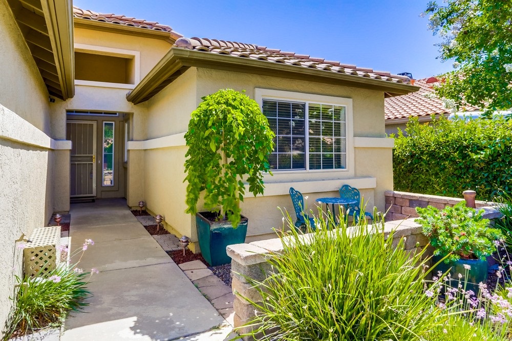 2385 Hyacinth Road Alpine, CA 91901 - Photo 2 of 21