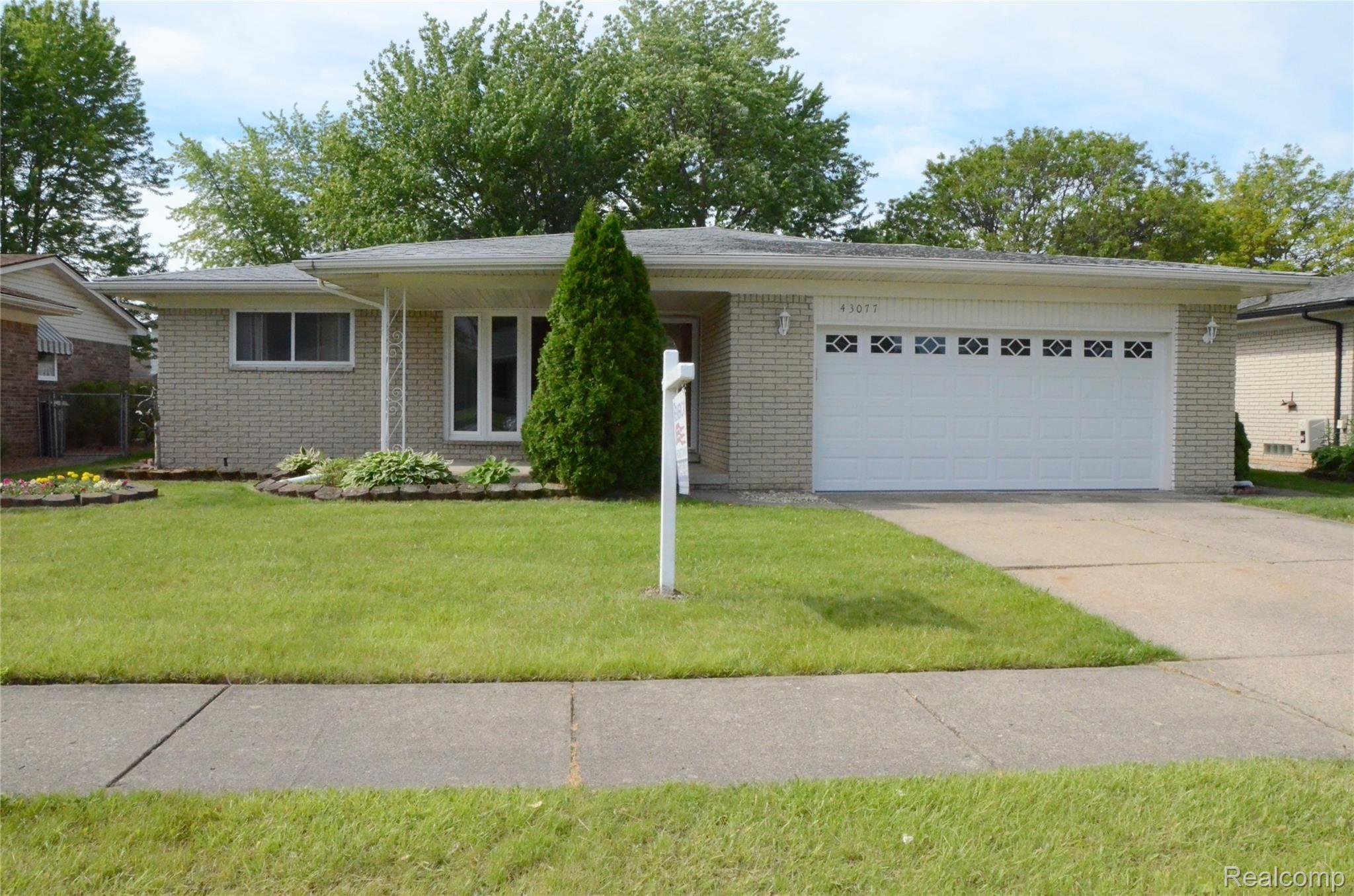 43077 Avon Road Canton, MI 48187 - Photo 1 of 52 DSC_8882.JPG