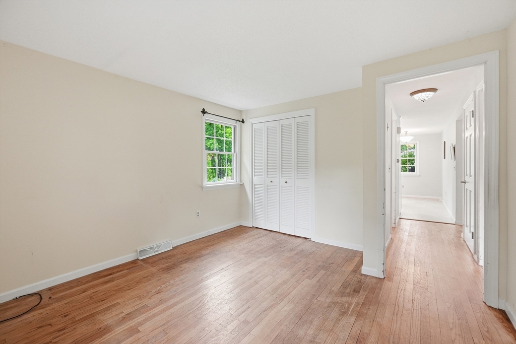 45 Glendale Road Northampton, MA 01062 - Photo 19 of 34