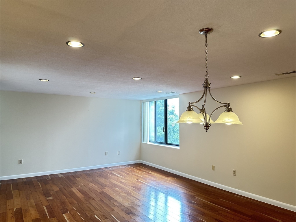 1006 Paradise Road, Unit PHN Swampscott, MA 01907 - Photo 12 of 35