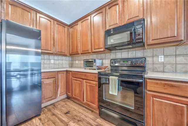 $350,000 | 23304 West 90th Street, Lenexa, KS 66227