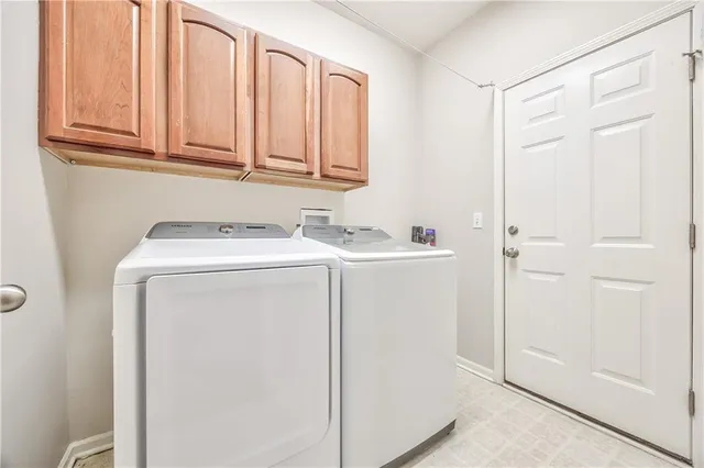 $350,000 | 23304 West 90th Street, Lenexa, KS 66227