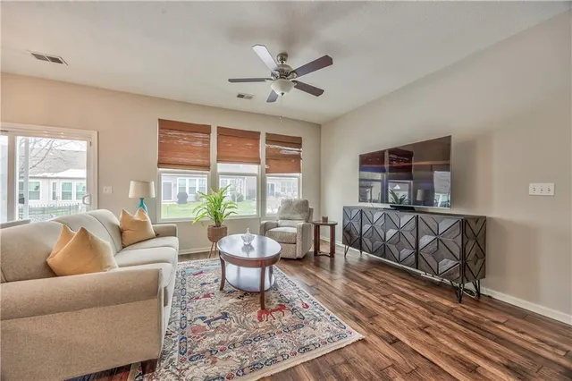 $350,000 | 23304 West 90th Street, Lenexa, KS 66227