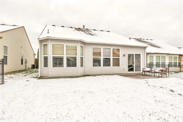 $350,000 | 23304 West 90th Street, Lenexa, KS 66227