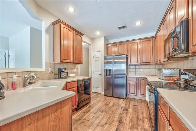 $350,000 | 23304 West 90th Street, Lenexa, KS 66227