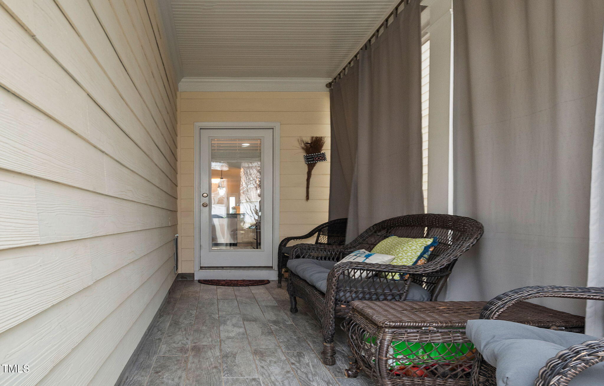 992 Ambergate Apex, NC 27502 - Photo 28 of 39 a living room with furniture and a window