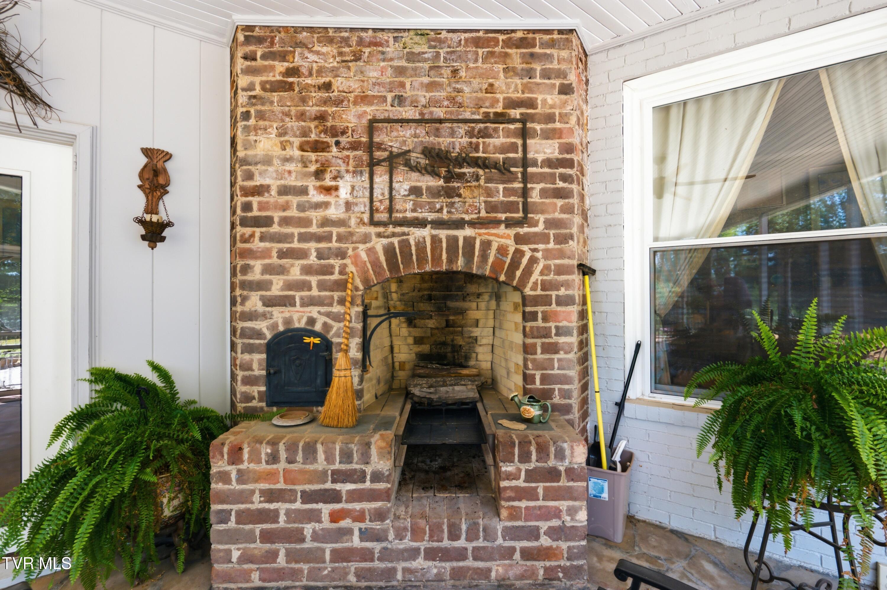 545 Green Hill Road Bristol, VA 24201 - Photo 42 of 60 DSC_0572