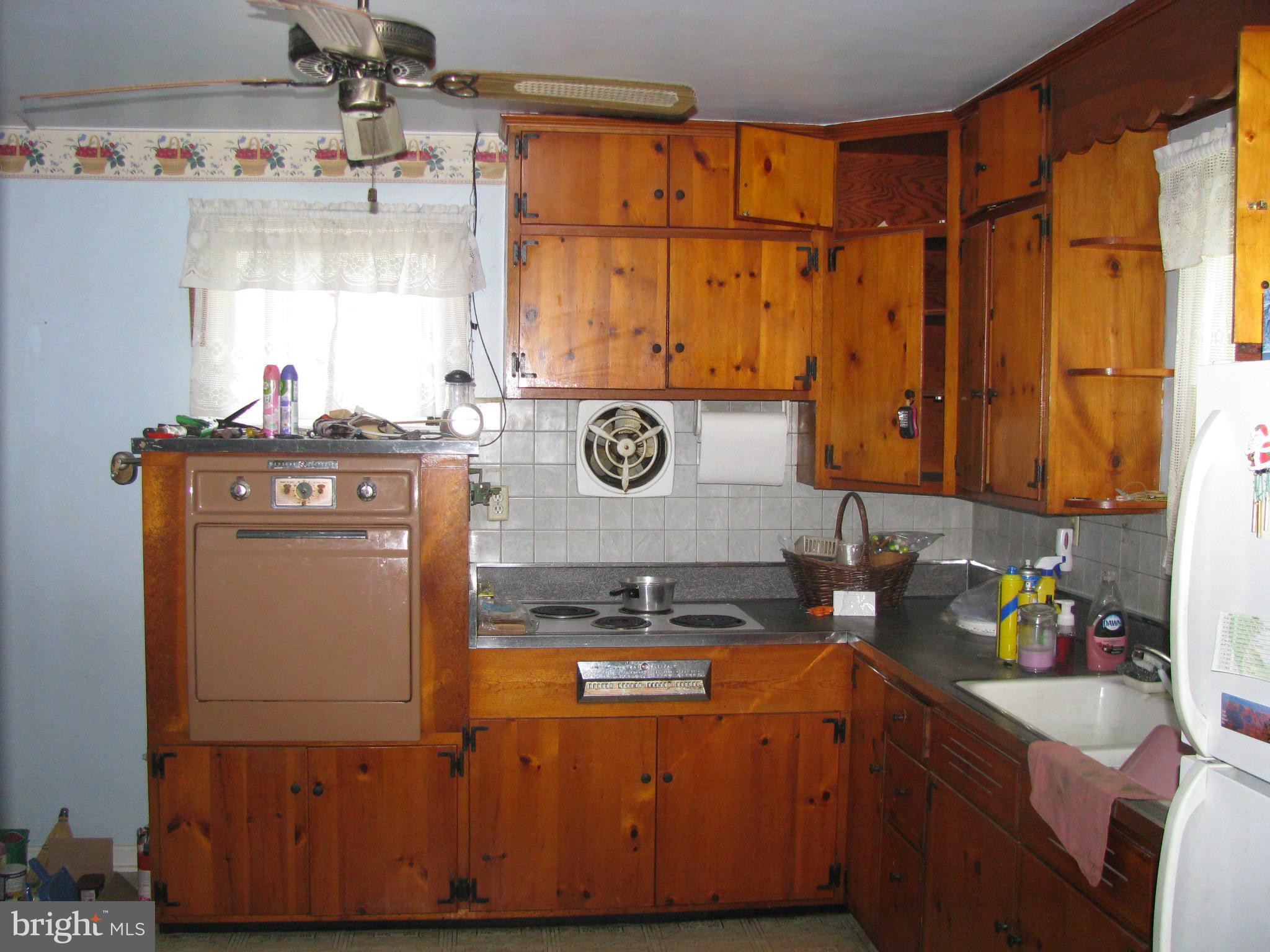 466 Paradise Road Aberdeen, MD 21001 - Photo 5 of 9 Kitchen