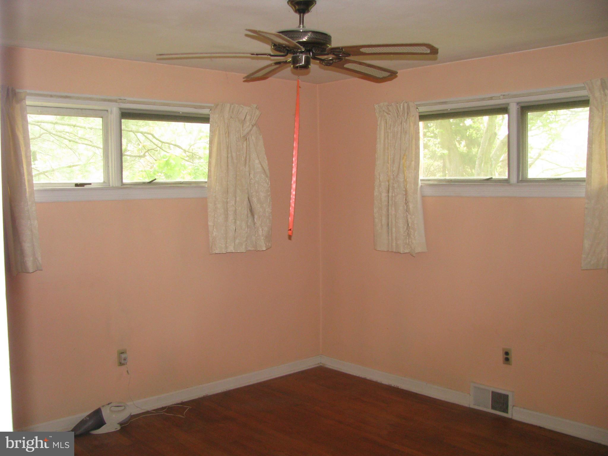 466 Paradise Road Aberdeen, MD 21001 - Photo 6 of 9 Bedroom