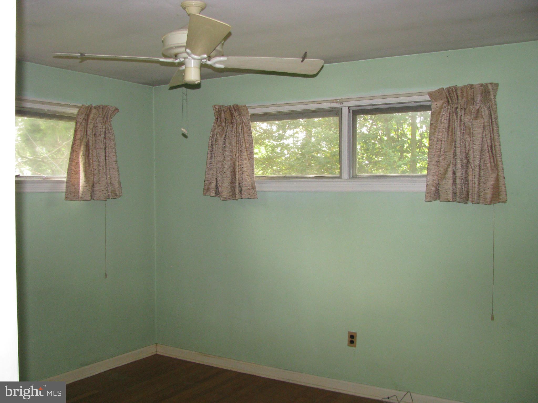 466 Paradise Road Aberdeen, MD 21001 - Photo 7 of 9 Bedroom