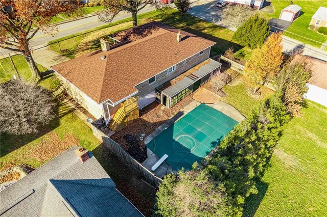 a view of an outdoor space