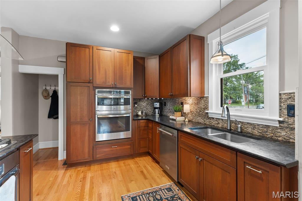 30 Gray Avenue Webster Groves, MO 63119 - Photo 9 of 35