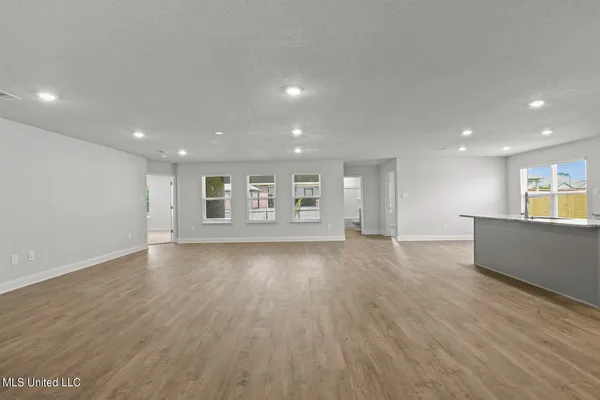 $2,600 | 10191 Woodbury Drive, Gulfport, MS 39503