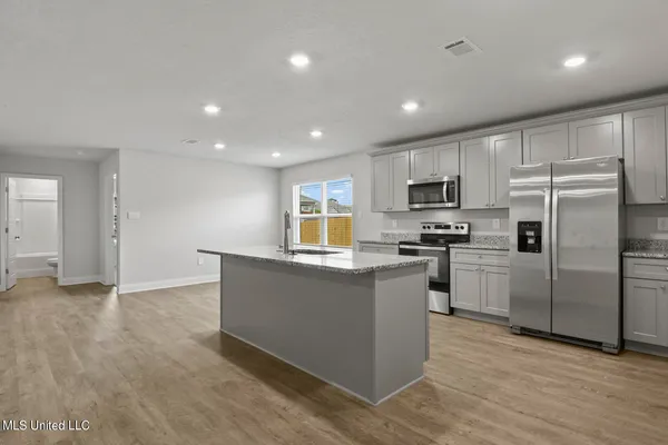 $2,600 | 10191 Woodbury Drive, Gulfport, MS 39503