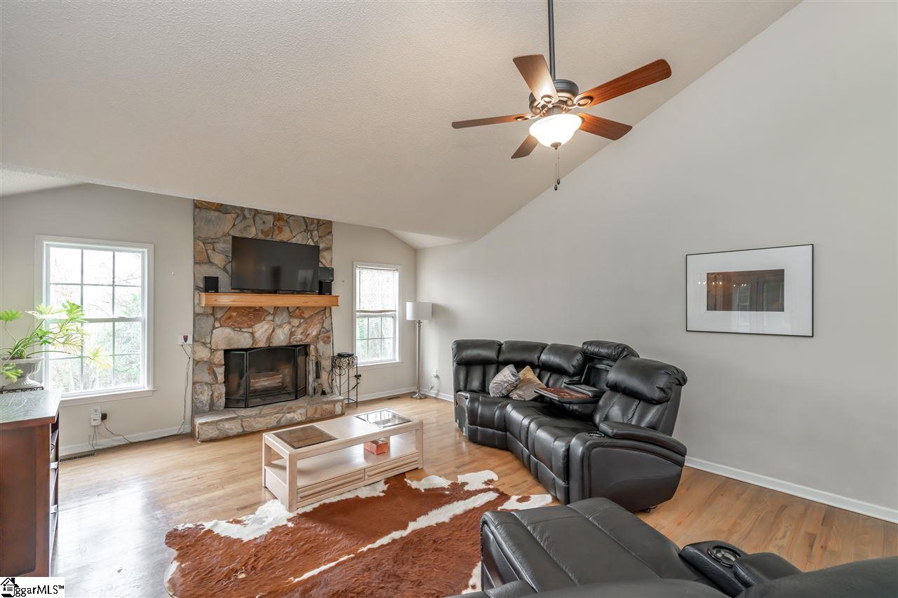 381 Old Farrs Bridge Road Greenville, SC 29611 - Photo 11 of 36 Gallery Image 11