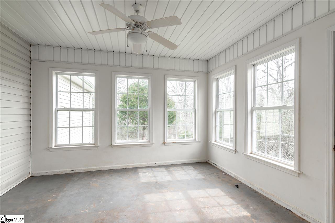 381 Old Farrs Bridge Road Greenville, SC 29611 - Photo 19 of 36 Gallery Image 19