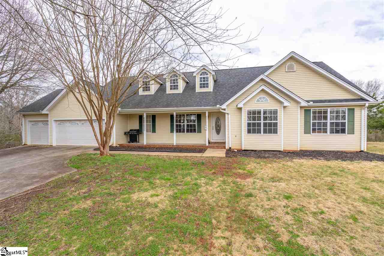 381 Old Farrs Bridge Road Greenville, SC 29611 - Photo 3 of 36 Gallery Image 3