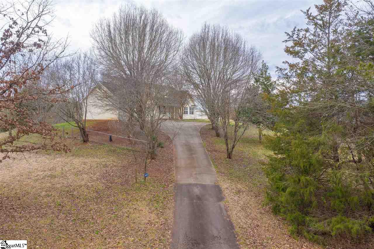 381 Old Farrs Bridge Road Greenville, SC 29611 - Photo 5 of 36 Gallery Image 5
