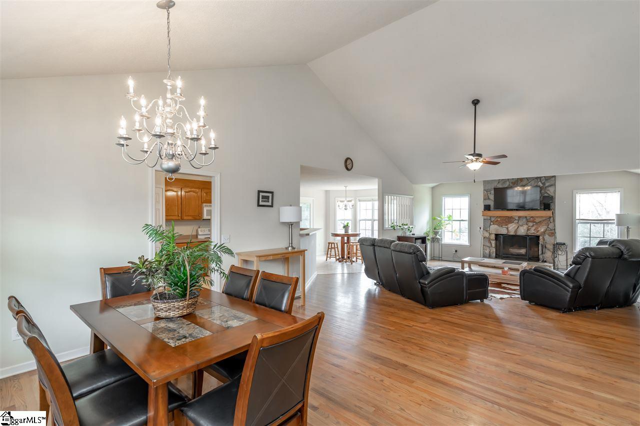 381 Old Farrs Bridge Road Greenville, SC 29611 - Photo 6 of 36 Gallery Image 6