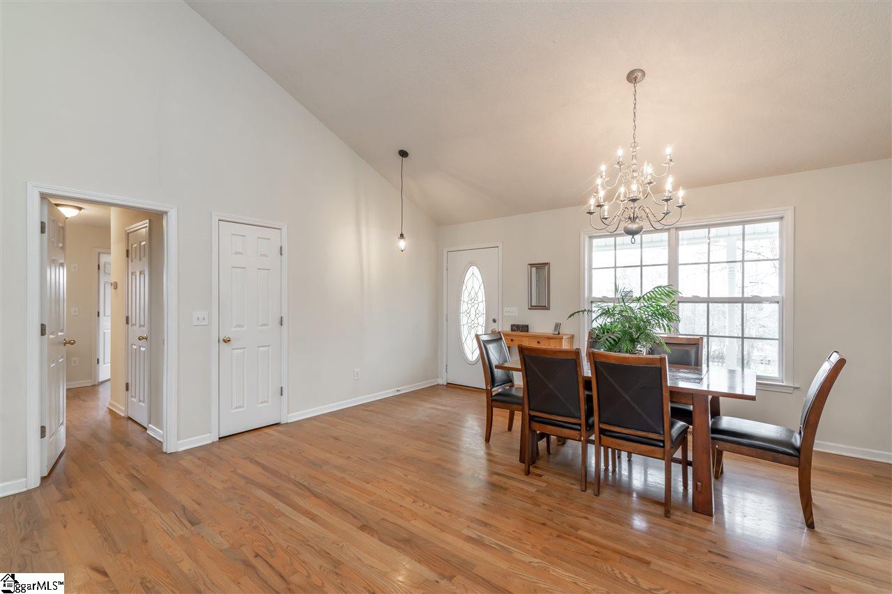381 Old Farrs Bridge Road Greenville, SC 29611 - Photo 8 of 36 Gallery Image 8