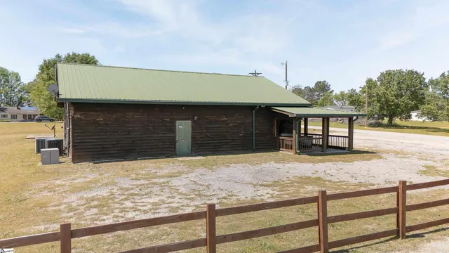 $339,999 | 869 Poplar Street, Clinton, SC 29325