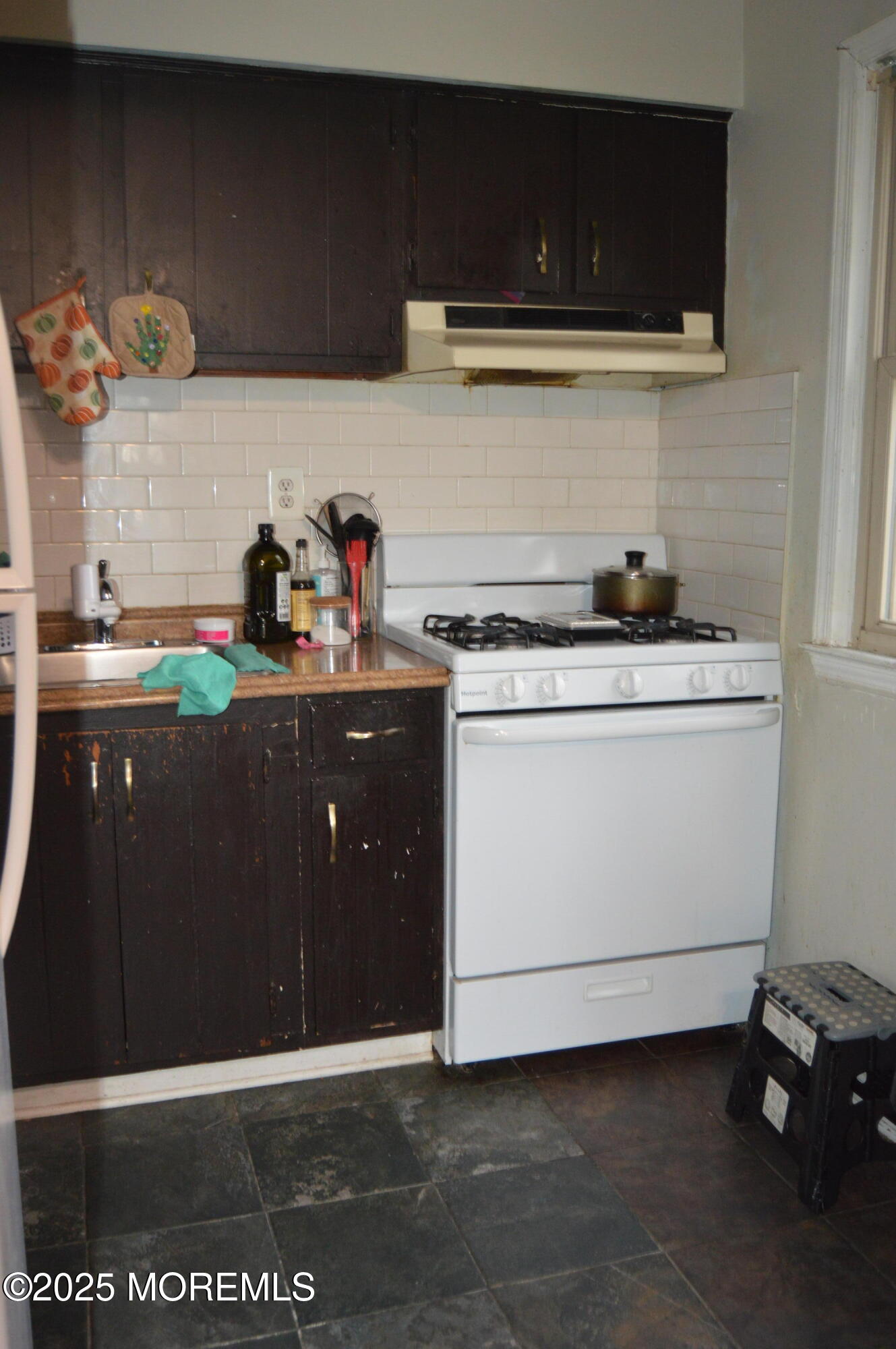 420 Cross Road, Unit B16 Matawan, NJ 07747 - Photo 4 of 10 2012-02-05 07.56.06