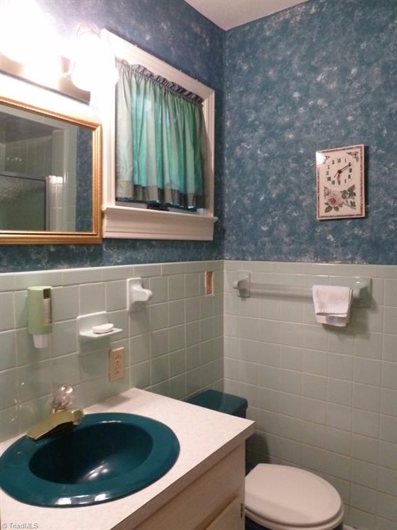 142 Jack Young Road Lexington, NC 27292 - Photo 15 of 30 Master Bathroom