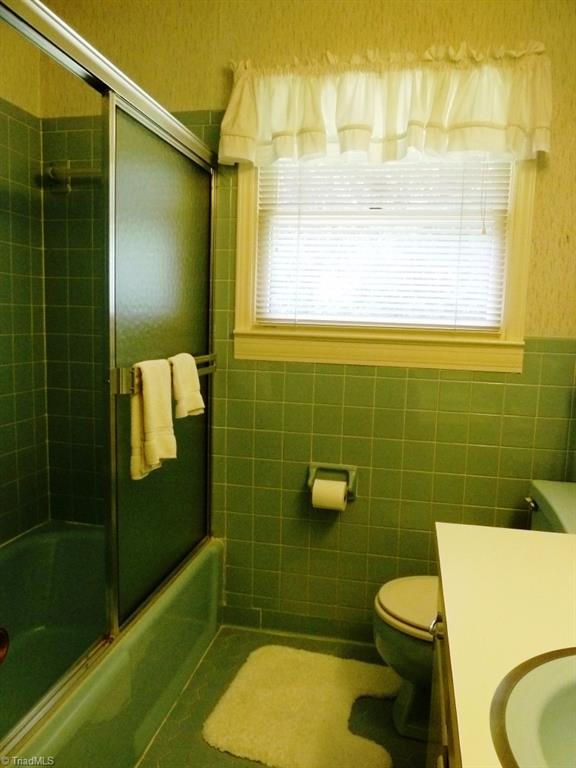 142 Jack Young Road Lexington, NC 27292 - Photo 19 of 30 2nd Bathroom