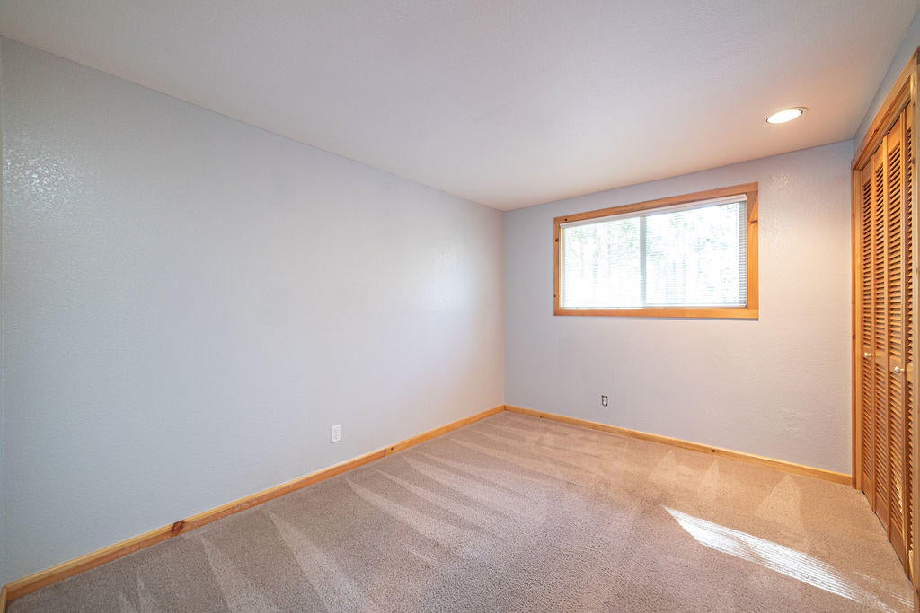 54879 Jack Pine Road Bend, OR 97707 - Photo 22 of 44 PhotoMyListingCom-30