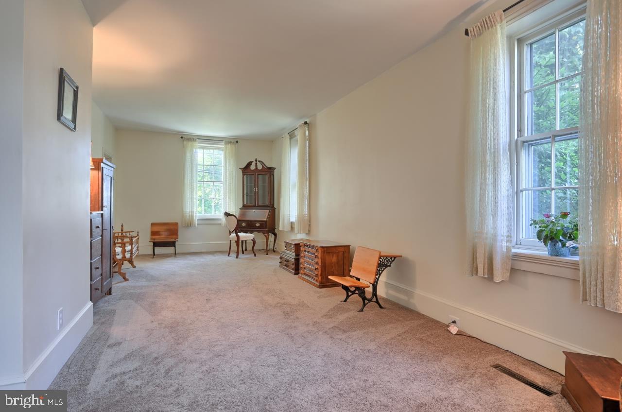 1934 Oberlin Road Harrisburg, PA 17111 - Photo 3 of 25 Gallery Image 3