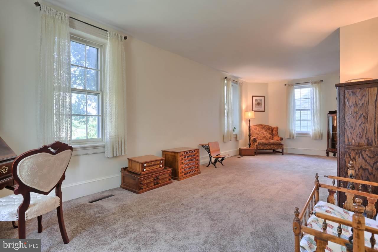 1934 Oberlin Road Harrisburg, PA 17111 - Photo 4 of 25 Gallery Image 4