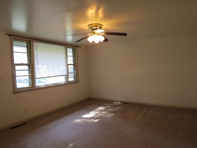 63 South 3120th Road West Kankakee, IL 60901 - Photo 2 of 12