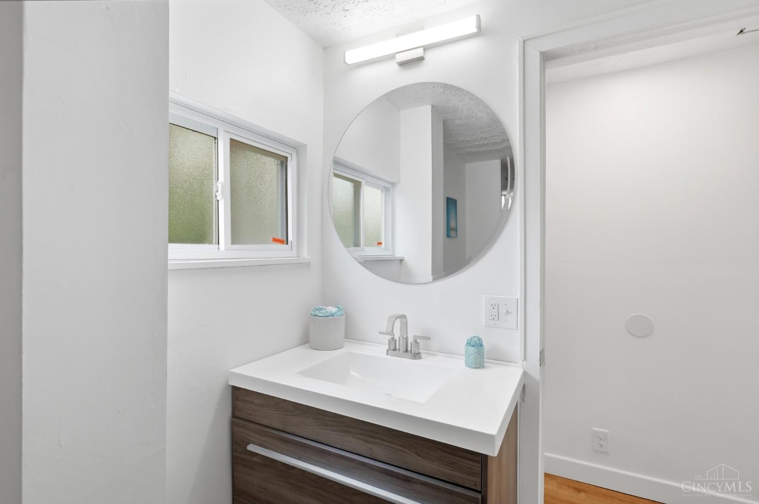 6056 Red Bank Road Cincinnati, OH 45213 - Photo 25 of 33