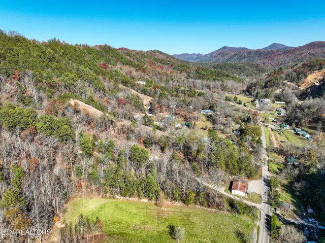 $249,900 | 463 Lovers Lane, Townsend, TN 37882