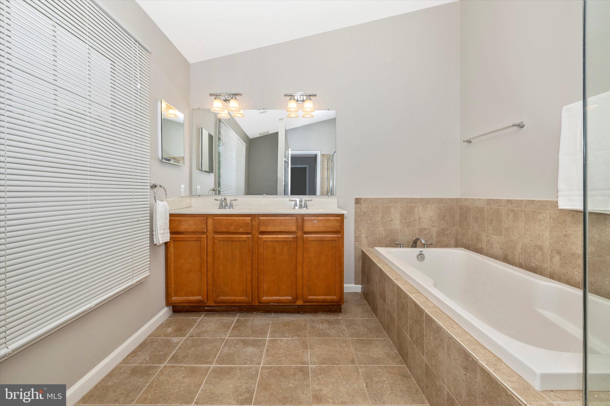 14028 Eternity Road Germantown, MD 20874 - Photo 18 of 40 Primary bath