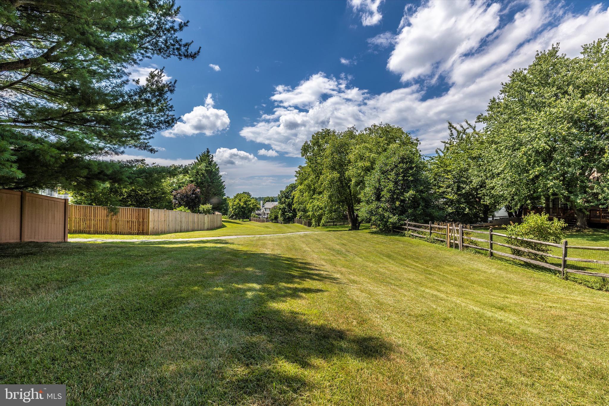 14028 Eternity Road Germantown, MD 20874 - Photo 32 of 40 Common area located outside backyard fencing