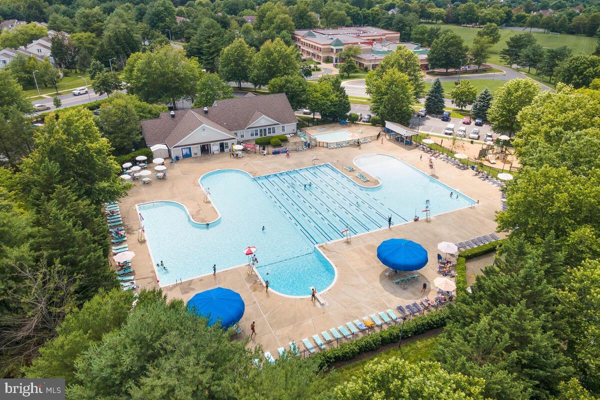 14028 Eternity Road Germantown, MD 20874 - Photo 33 of 40 Manchester Farms Community Pool