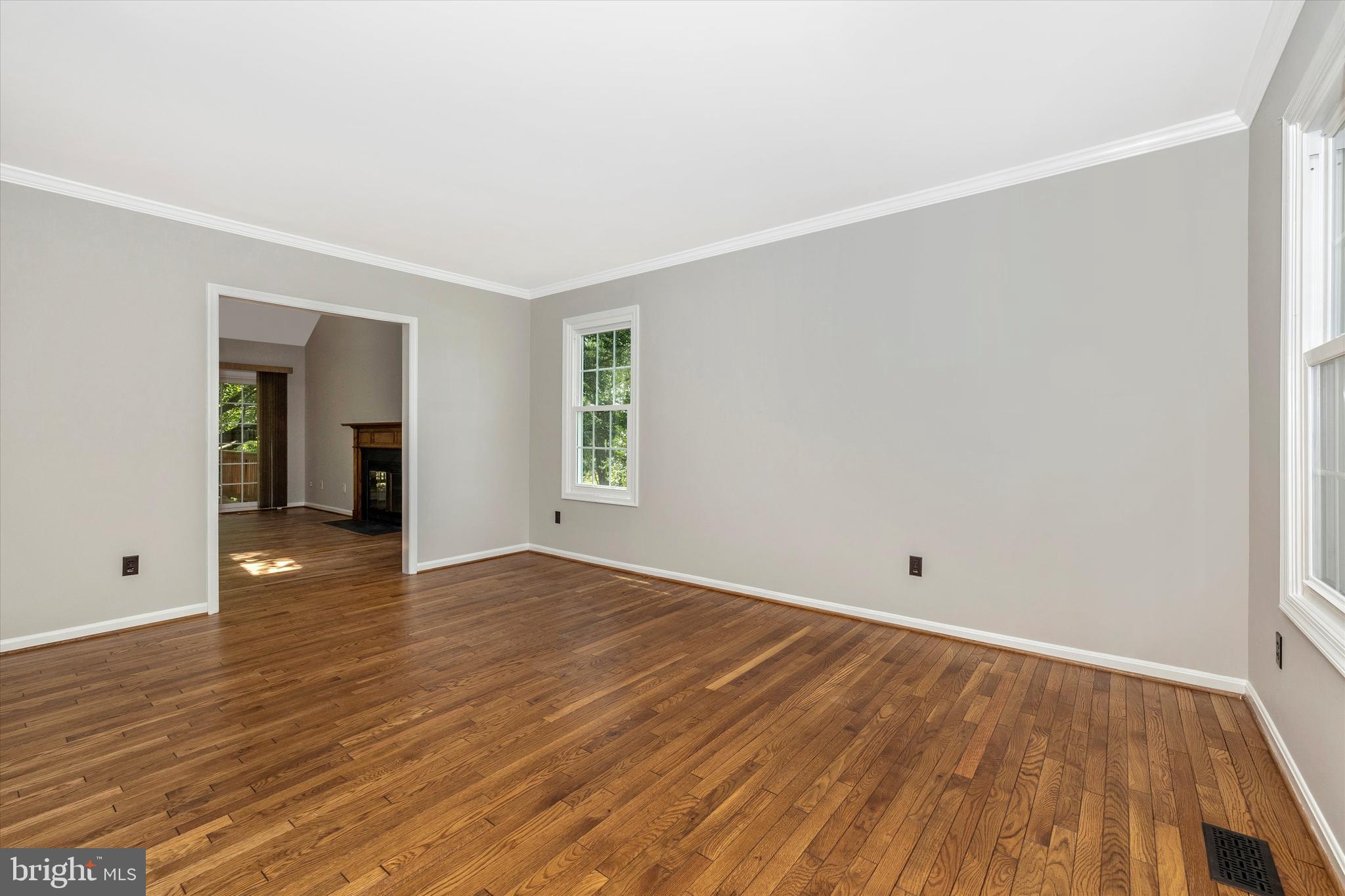 14028 Eternity Road Germantown, MD 20874 - Photo 10 of 40 Living room view from front door